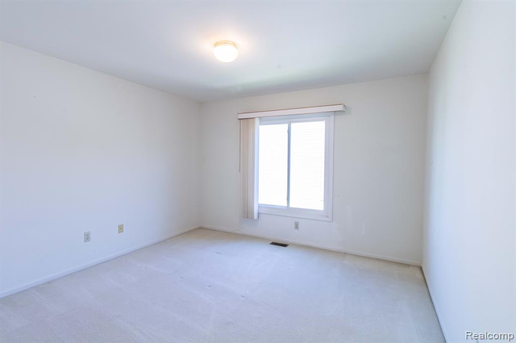 42852 SANDSTONE Drive, Novi, MI 48377 — Photo 17
