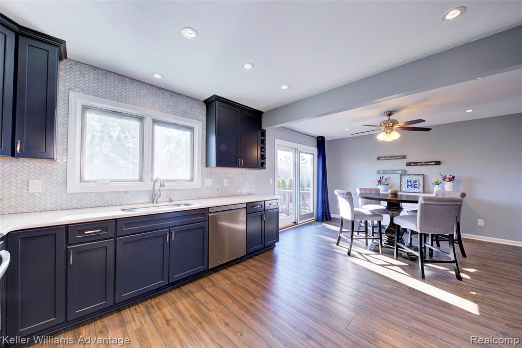 446 Oakgrove Court, Clawson, MI — Photo 9