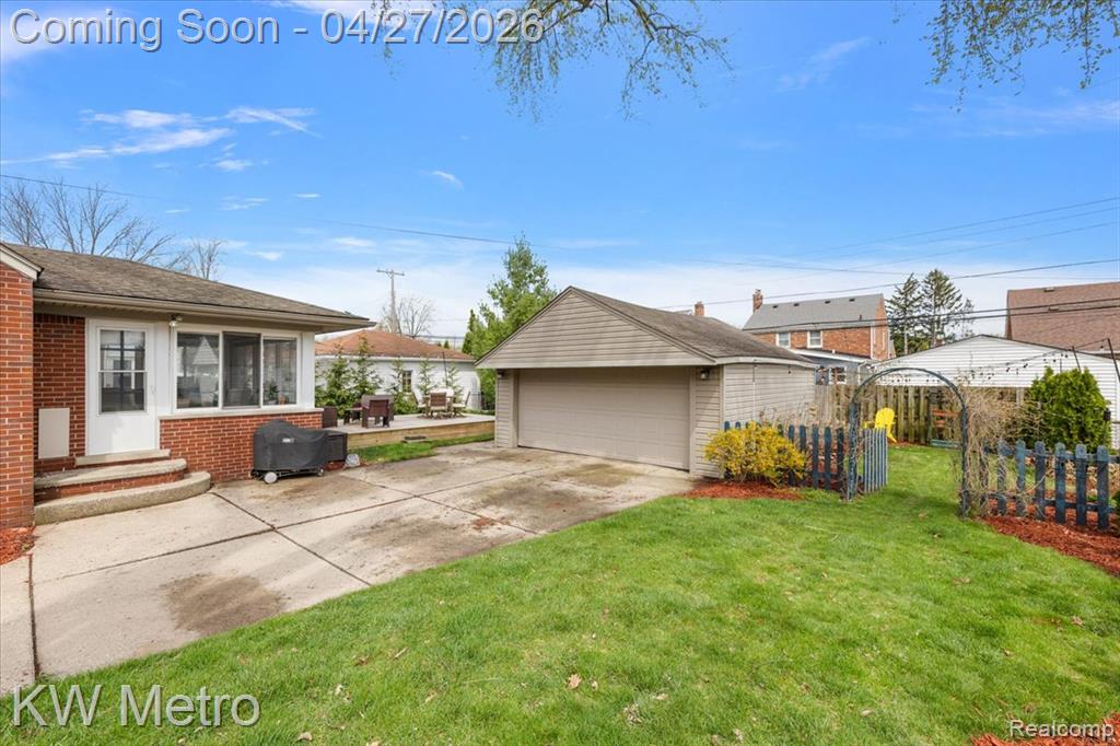 1830 Stanhope Street, Grosse Pointe Woods, MI 48236 — Photo 43