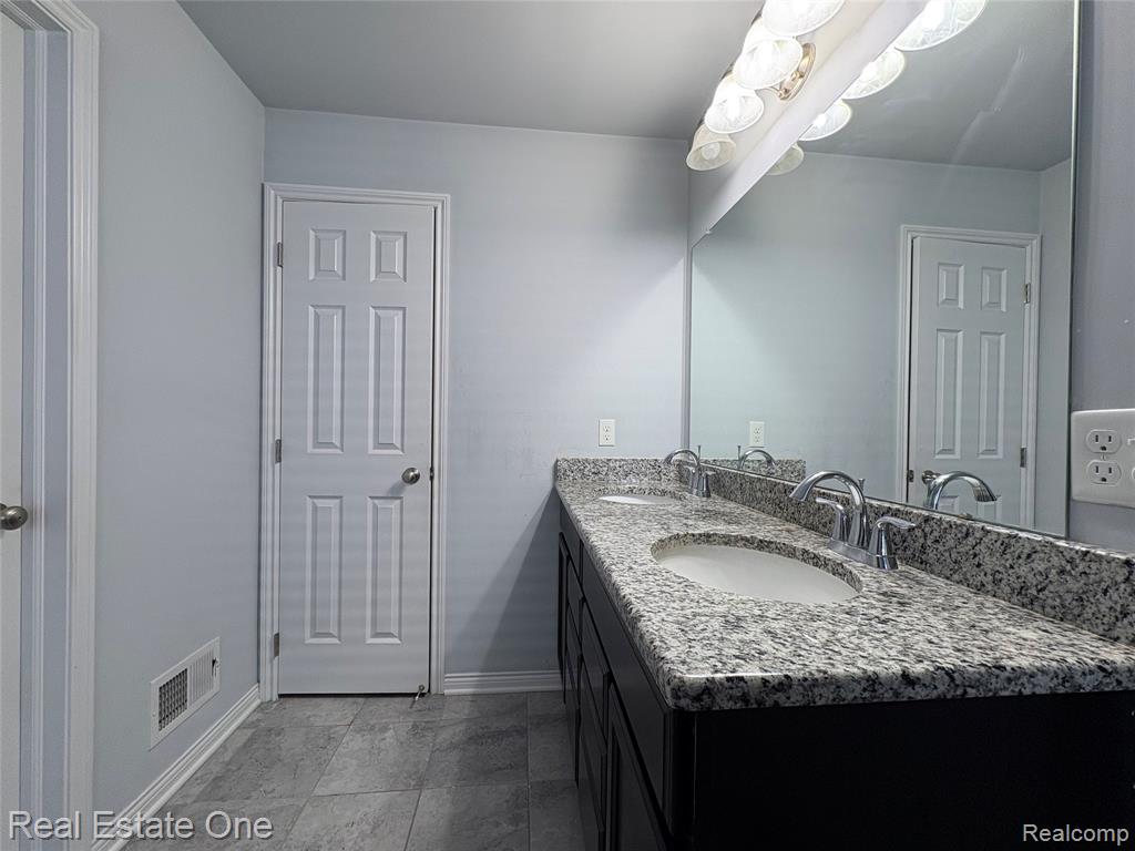 329 Beaver Run, Holly, MI 48442 — Photo 23