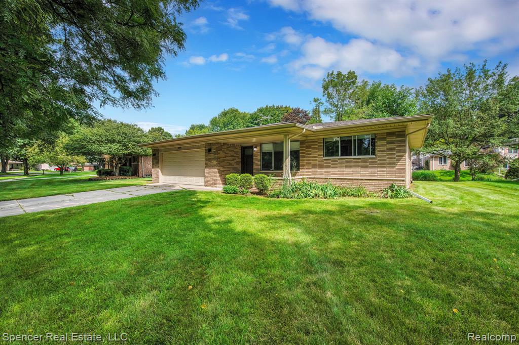 6280 Walker Drive, Troy, MI 48085 — Photo 4