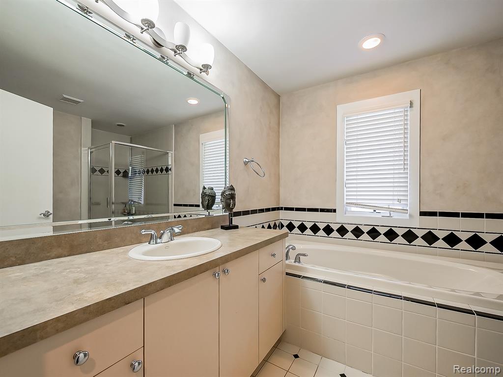 6310 Branford Drive, West Bloomfield, MI — Photo 55