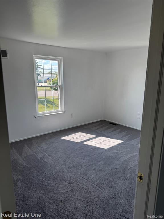 8852 Sunrise Drive, Sterling Heights, MI 48312 — Photo 11