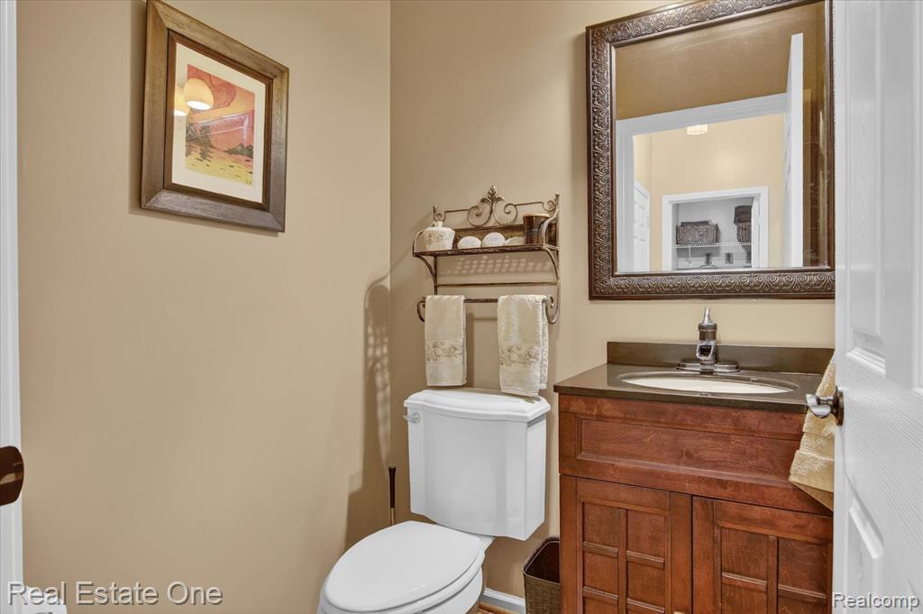 1972 Woodridge Court, Highland, MI — Photo 24
