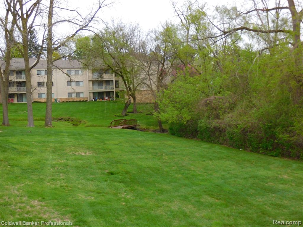3915 Lone Pine Road, 100, West Bloomfield, MI 48323 — Photo 5