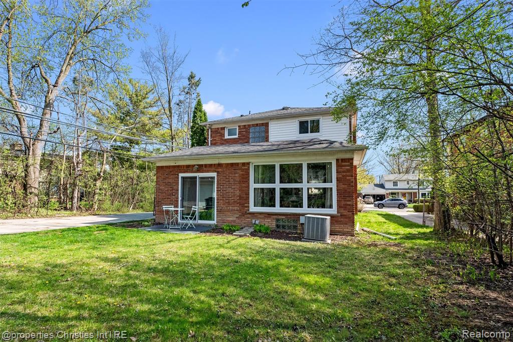 956 Northlawn Boulevard, Birmingham, MI 48009 — Photo 25