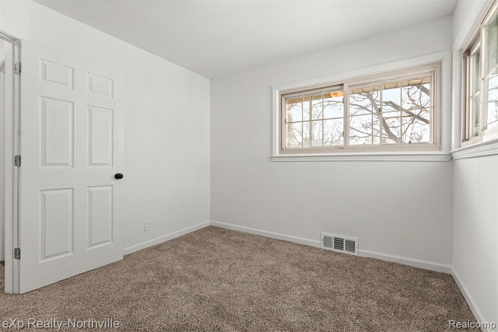 4675 Julius Boulevard, Westland, MI 48186 — Photo 24