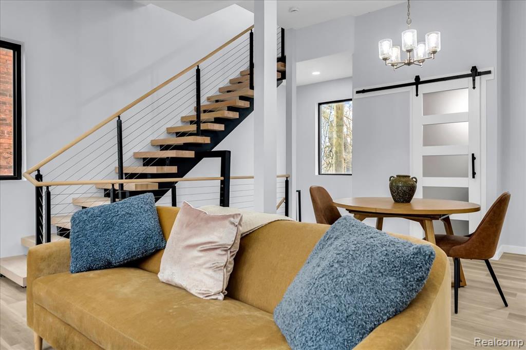 177 Gladstone, Detroit, MI, 48202