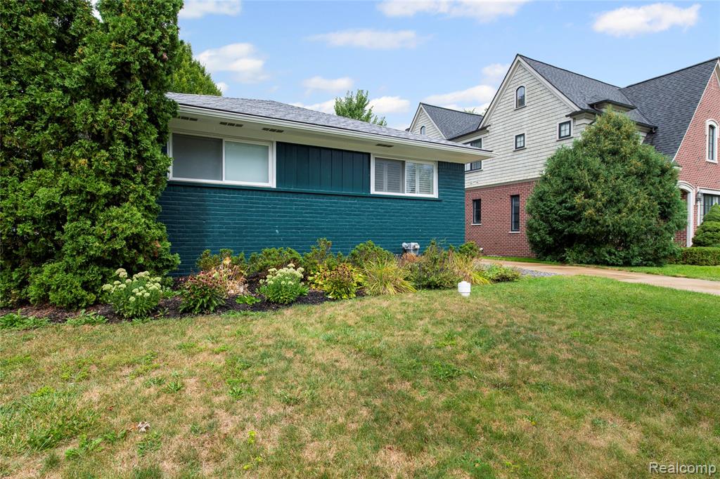 10534 Kingston Avenue, Huntington Woods, MI — Photo 3