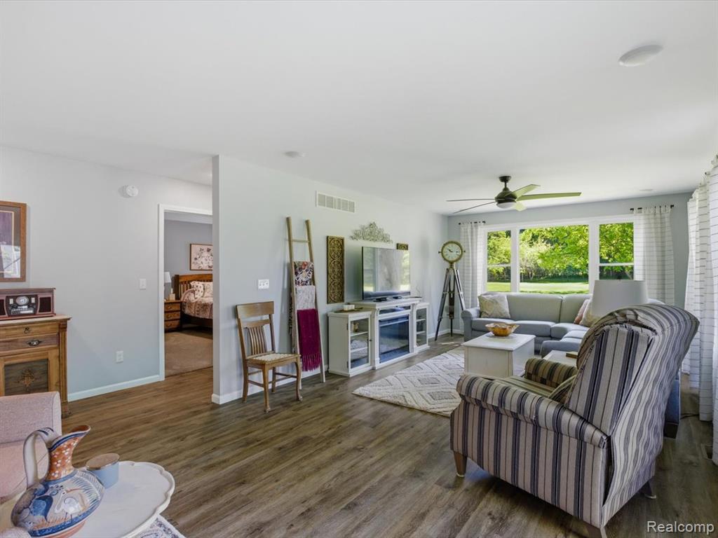 832 N 9th Street, St. Clair, MI 48079 — Photo 15