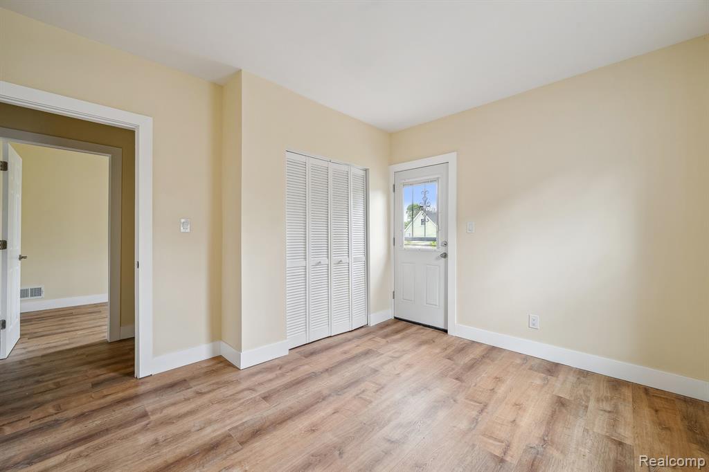 4222 Cadillac Boulevard, Detroit, MI 48214 — Photo 28