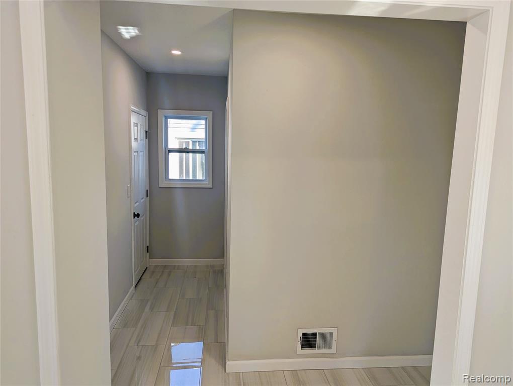 8244 Hupp Avenue, Warren, MI 48089 — Photo 6