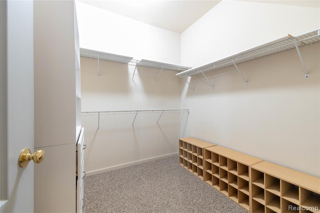 23030 Williamsburg Circle, 15, Woodhaven, MI 48183 — Photo 16