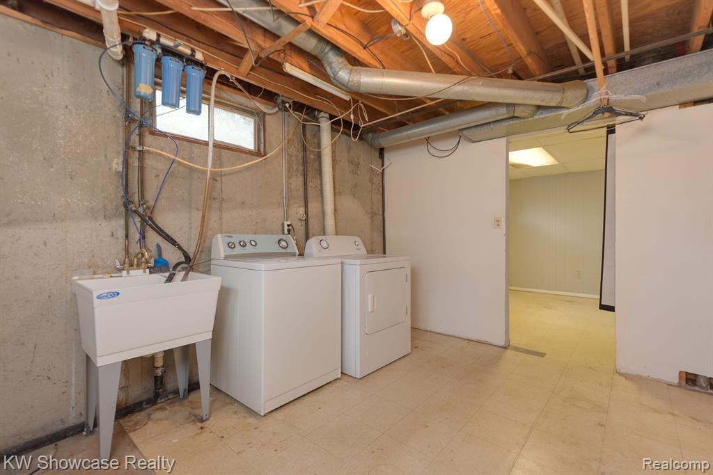 4035 CIRCLE Boulevard, West Bloomfield, MI 48323 — Photo 9