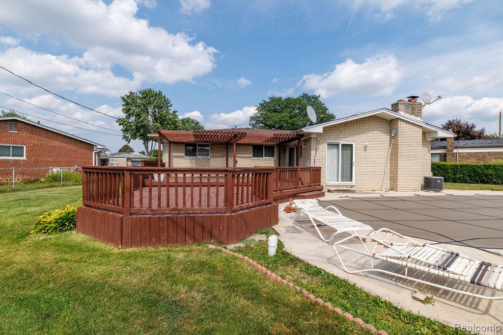 4908 Kadena Court, Sterling Heights, MI 48310 — Photo 9