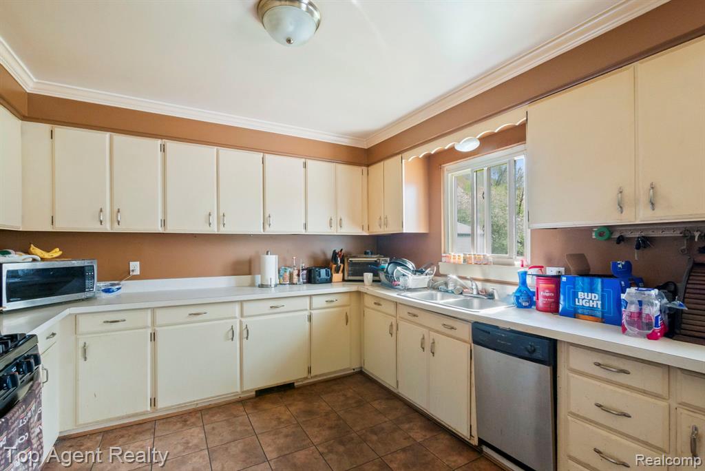 54951 Ridge Road, New Baltimore, MI 48047 — Photo 27