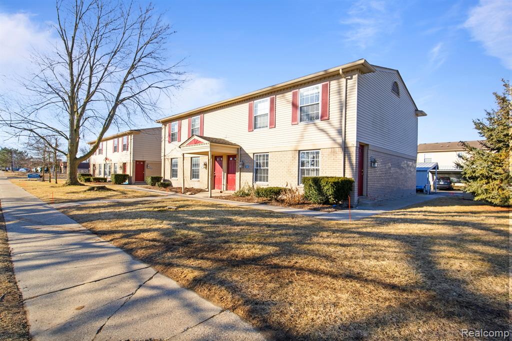 112 PRINCETON Drive, South Lyon, MI 48178 — Photo 14