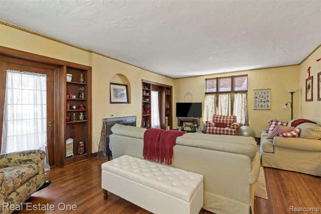 939 S HIGHLAND Street, Dearborn, MI 48124 — Photo 23