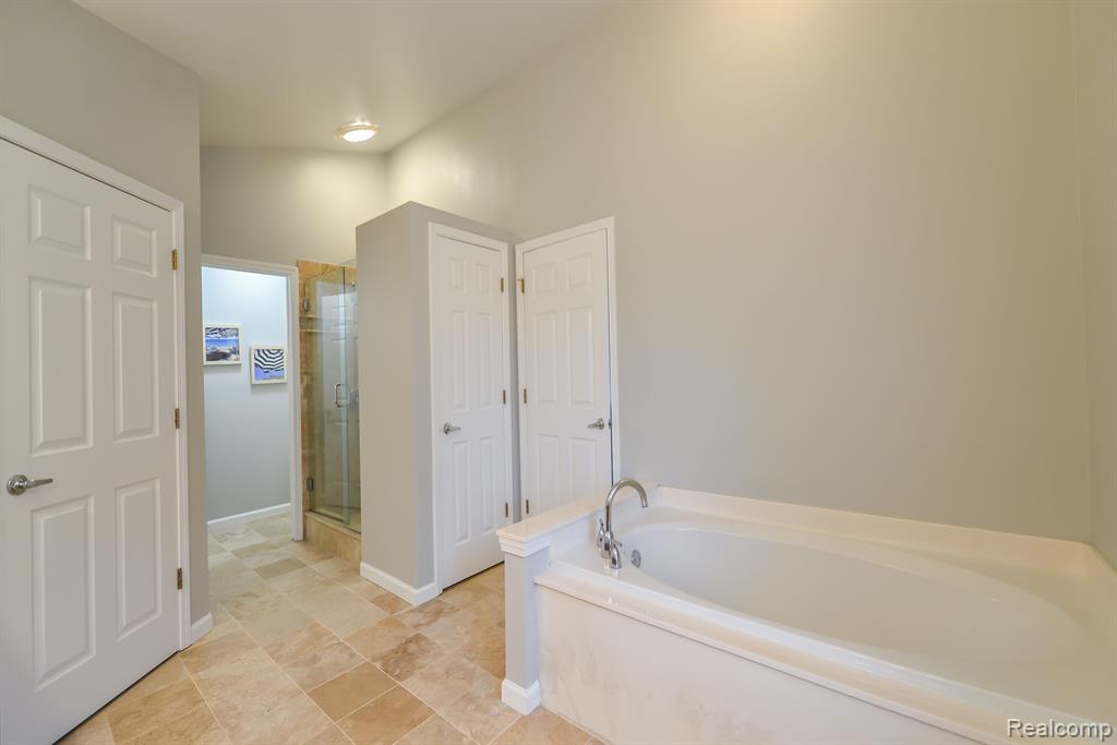 843 WESTHILLS Drive, South Lyon, MI 48178 — Photo 19