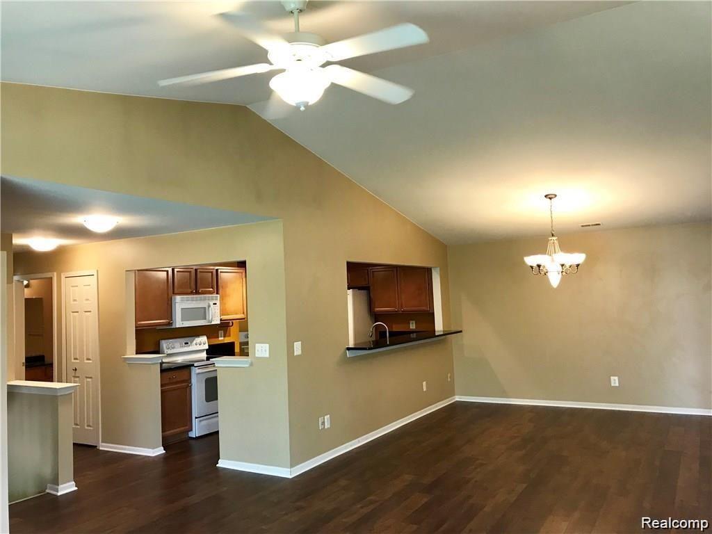 16694 DOVER Drive, Northville, MI — Photo 2