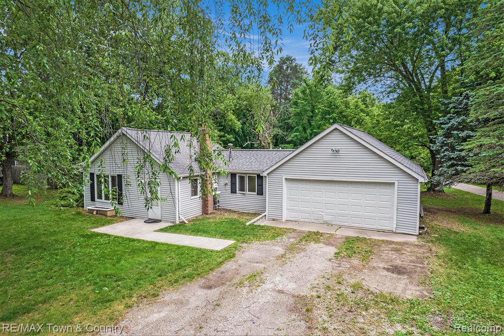 8476 W Coldwater Road, Flushing, MI 48433 — Photo 14