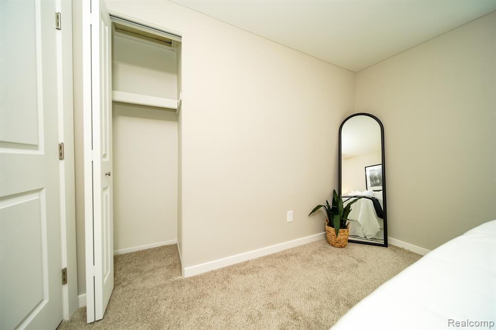48297 Mallard Drive, New Baltimore, MI 48047 — Photo 48