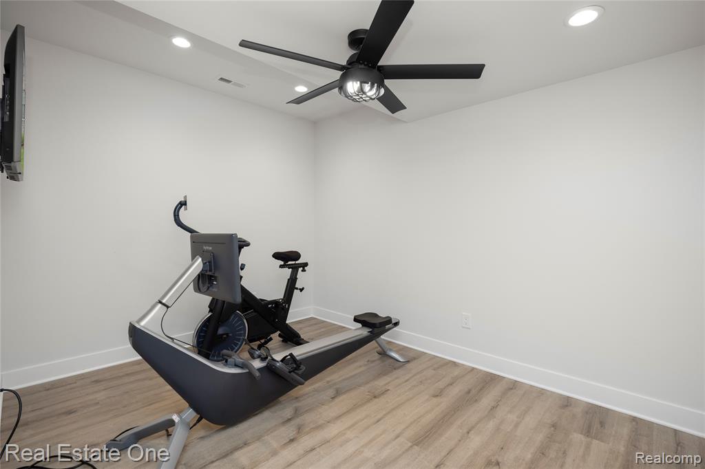 7656 Dunlap Court, West Bloomfield, MI — Photo 35