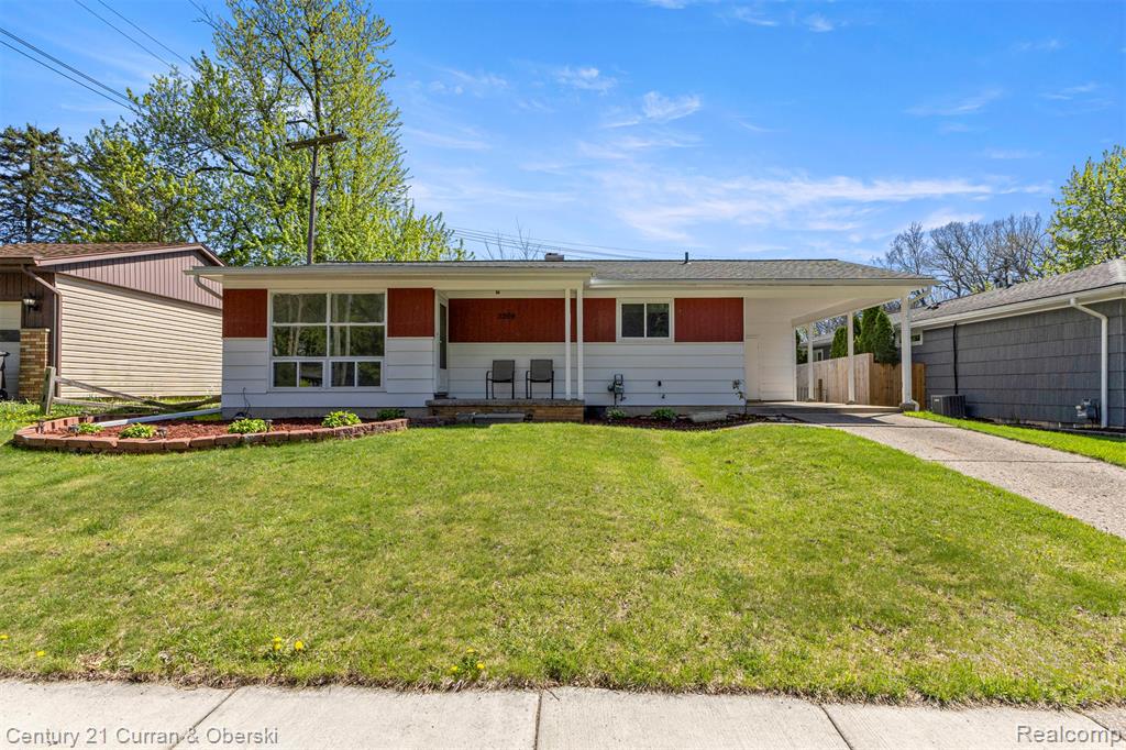 2269 S Circle Drive, Ann Arbor, MI 48103 — front exterior