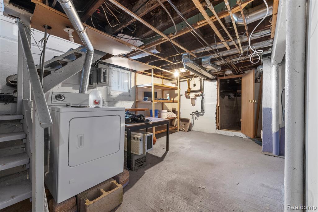 11399 Lumpkin Street, Hamtramck, MI 48212 — Photo 33