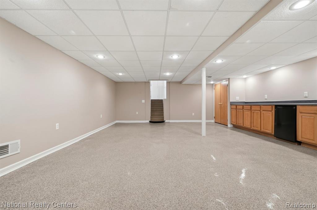 5595 Birdview Heights, Orchard Lake Village, MI 48324 — Photo 23