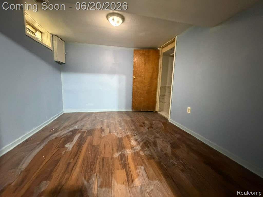 8307 S Essex Avenue, Warren, MI 48089 — Photo 7