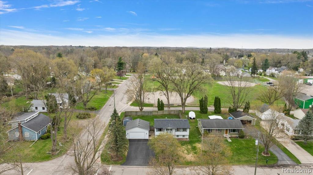 490 Glenn Court, Lake Orion, MI 48362 — Photo 48