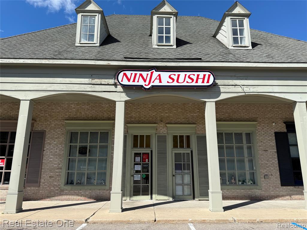 33214 W 14 Mile Road, West Bloomfield, MI