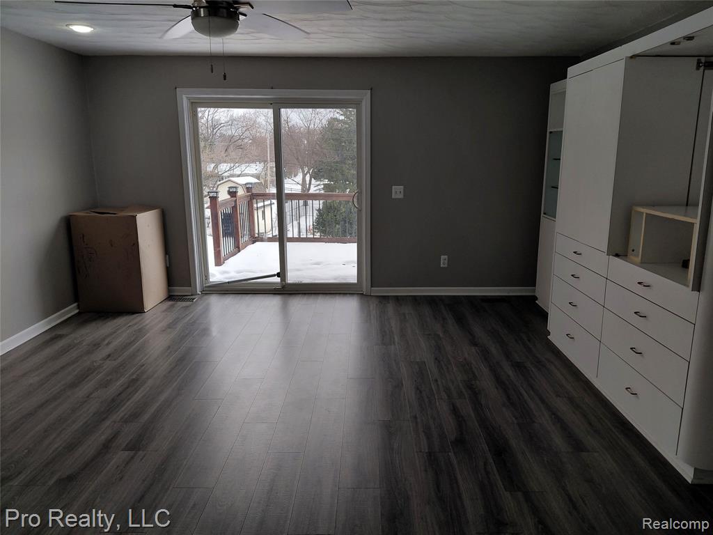 8445 Crestshire Drive, Ypsilanti, MI 48197 — Photo 25