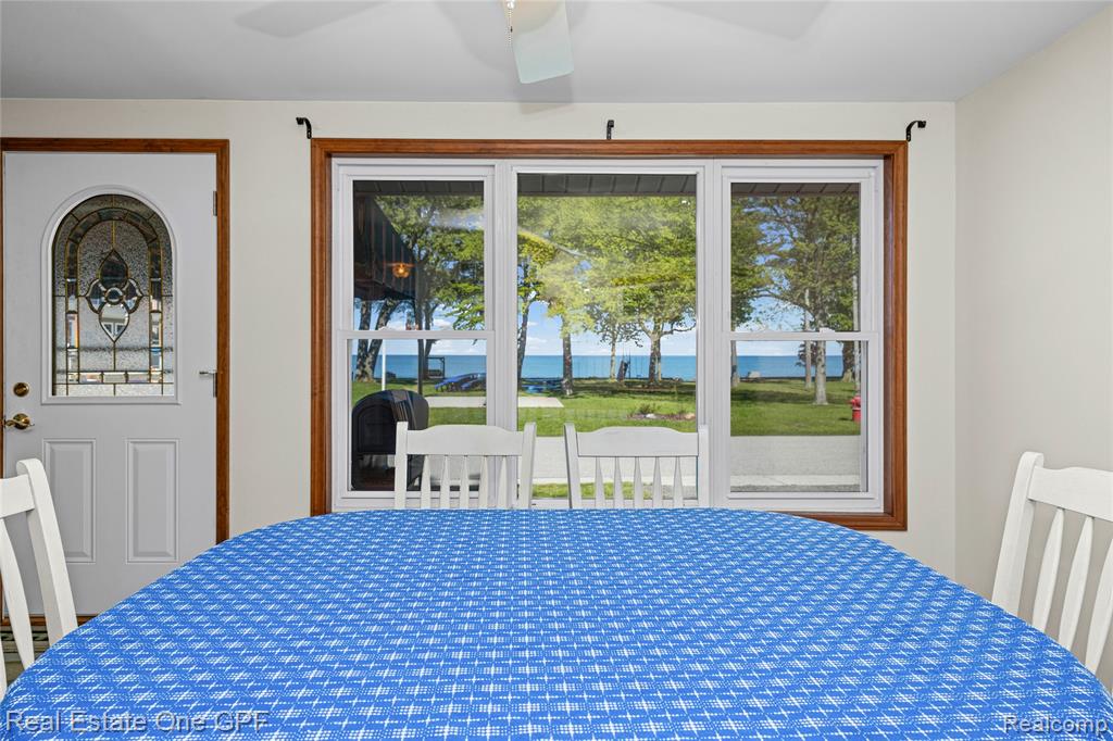 5871 Manor Drive, Fort Gratiot, MI 48059 — Photo 18