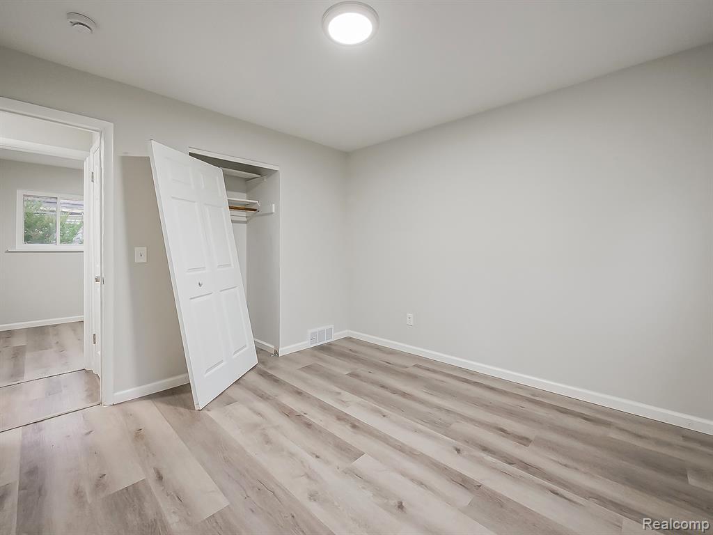 536 Emerson Avenue, Pontiac, MI 48342 — Photo 14