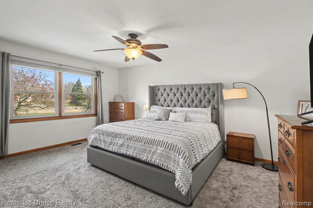 9156 Apple Orchard Drive, Fenton, MI 48430 — Photo 11