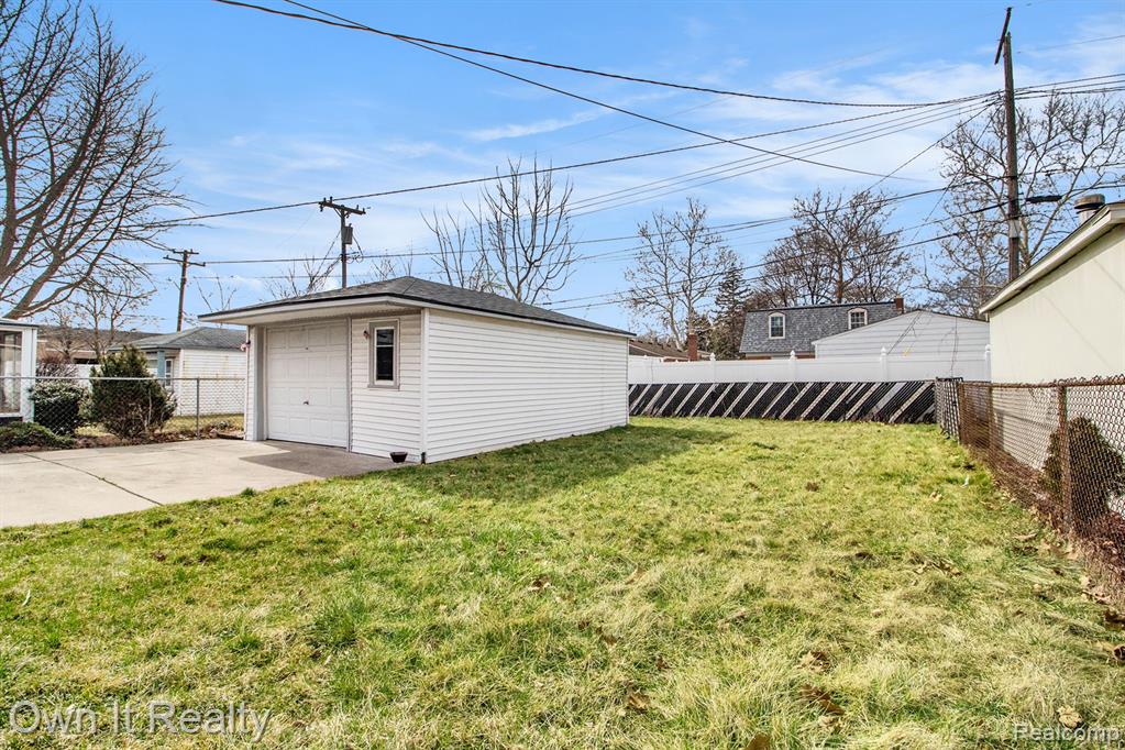 4992 MCKINLEY Street, Dearborn Heights, MI 48125 — Photo 24