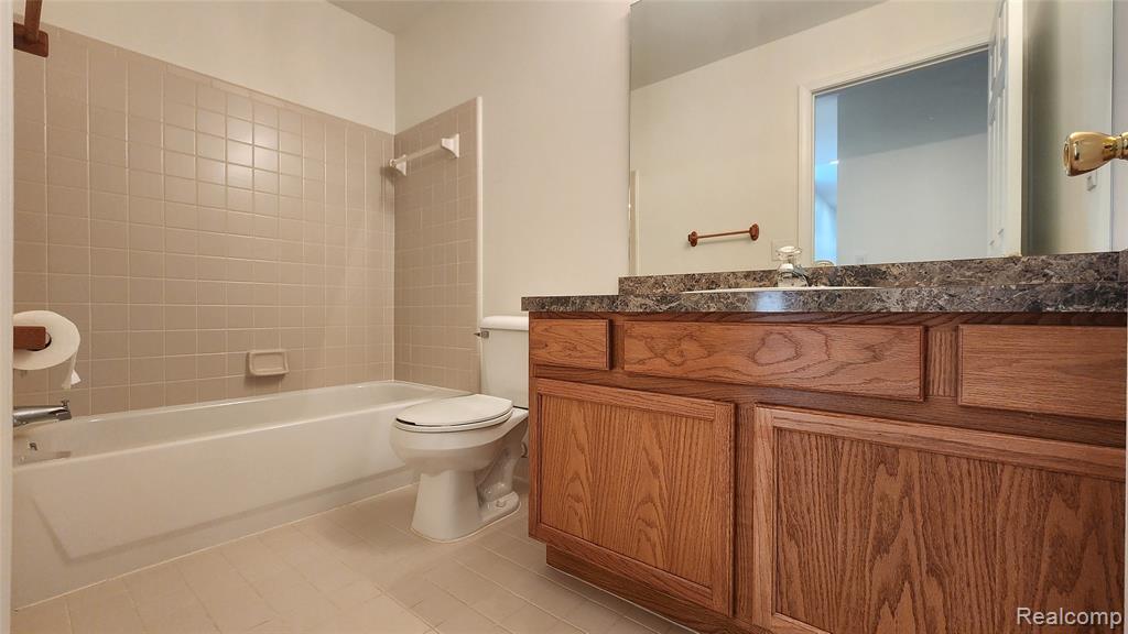 40201 RIVERBEND Drive, Sterling Heights, MI 48310 — Photo 14