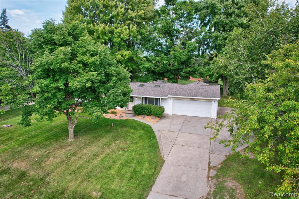 6411 Brookview Drive, Grand Blanc, MI 48439 — Photo 53