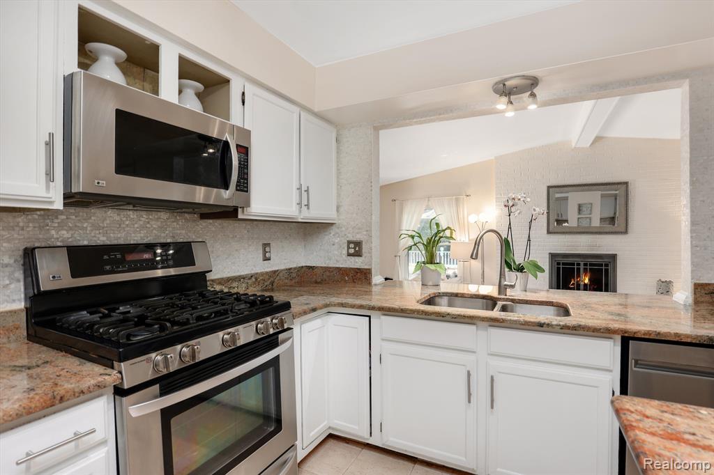 42063 Crestview Circle, Northville, MI 48168 — Photo 15