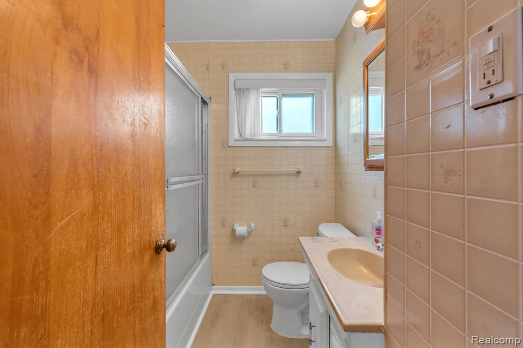 6571 N Highland Street, Dearborn Heights, MI 48127 — Photo 14
