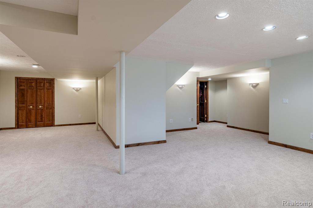4435 OAK POINTE Drive, Brighton, MI 48116 — Photo 53