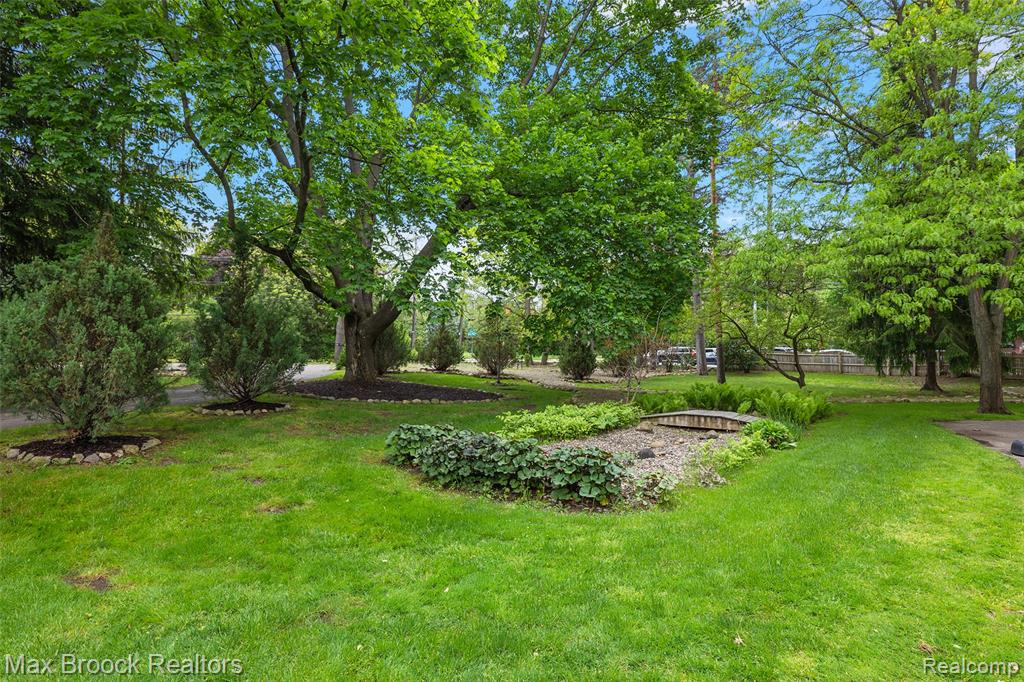 760 Lone Pine Road, Bloomfield Hills, MI 48304 — Photo 36