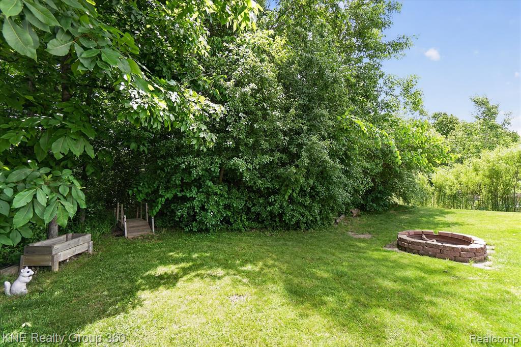 7067 Glenmeadow Court, Grand Blanc, MI 48439 — Photo 51