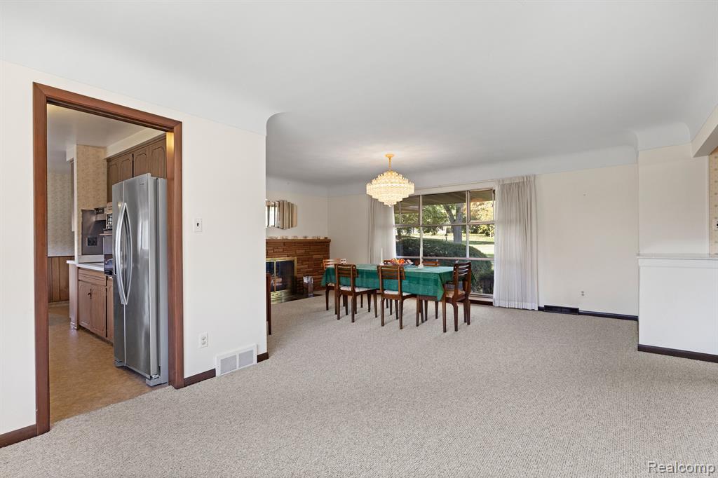 6248 LIVERNOIS Road, Troy, MI 48098 — Photo 9