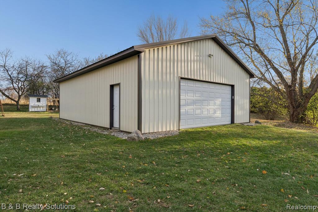 1357 Bloomingfield Drive, Lapeer, MI 48446 — Photo 46