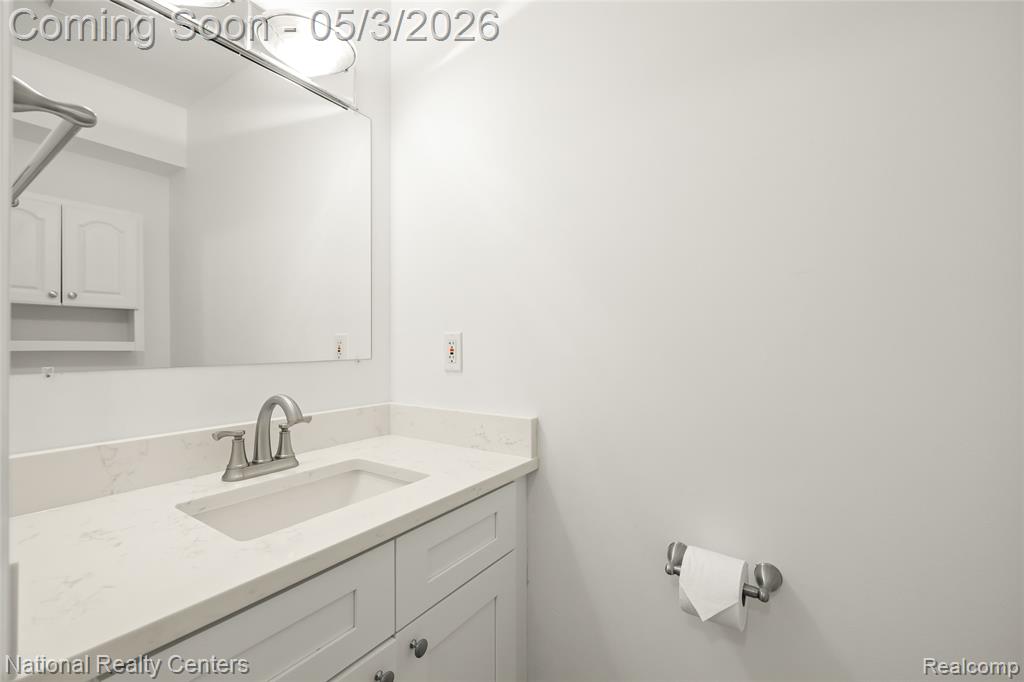 35963 Fair Oaks Court Court, Farmington, MI 48331 — Photo 20