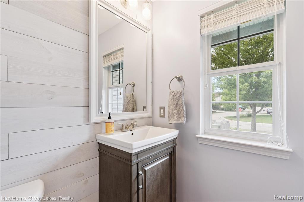 4900 Meadow Crest Circle, Holly, MI 48442 — Photo 15