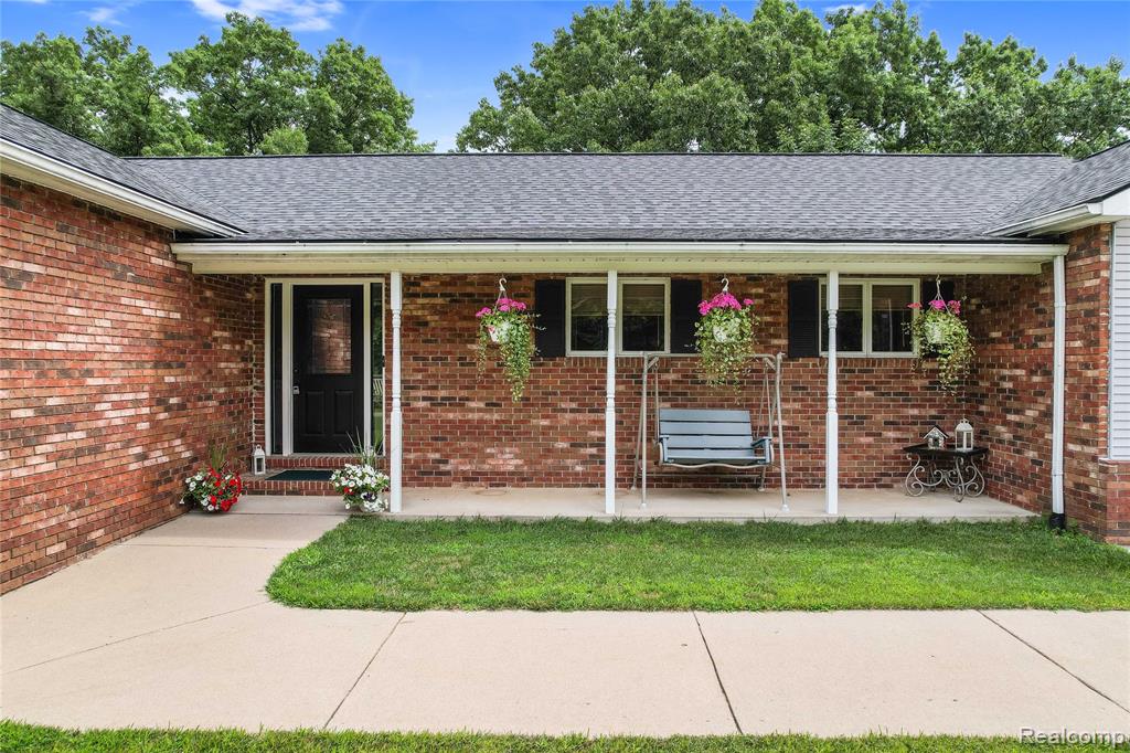 9587 Harmon Lane, South Lyon, MI 48178 — Photo 2